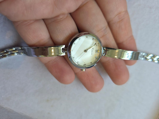 Kimio Elegant Oval Watch - Silver-Tone Stainless Steel Women's Bracelet Timepiece