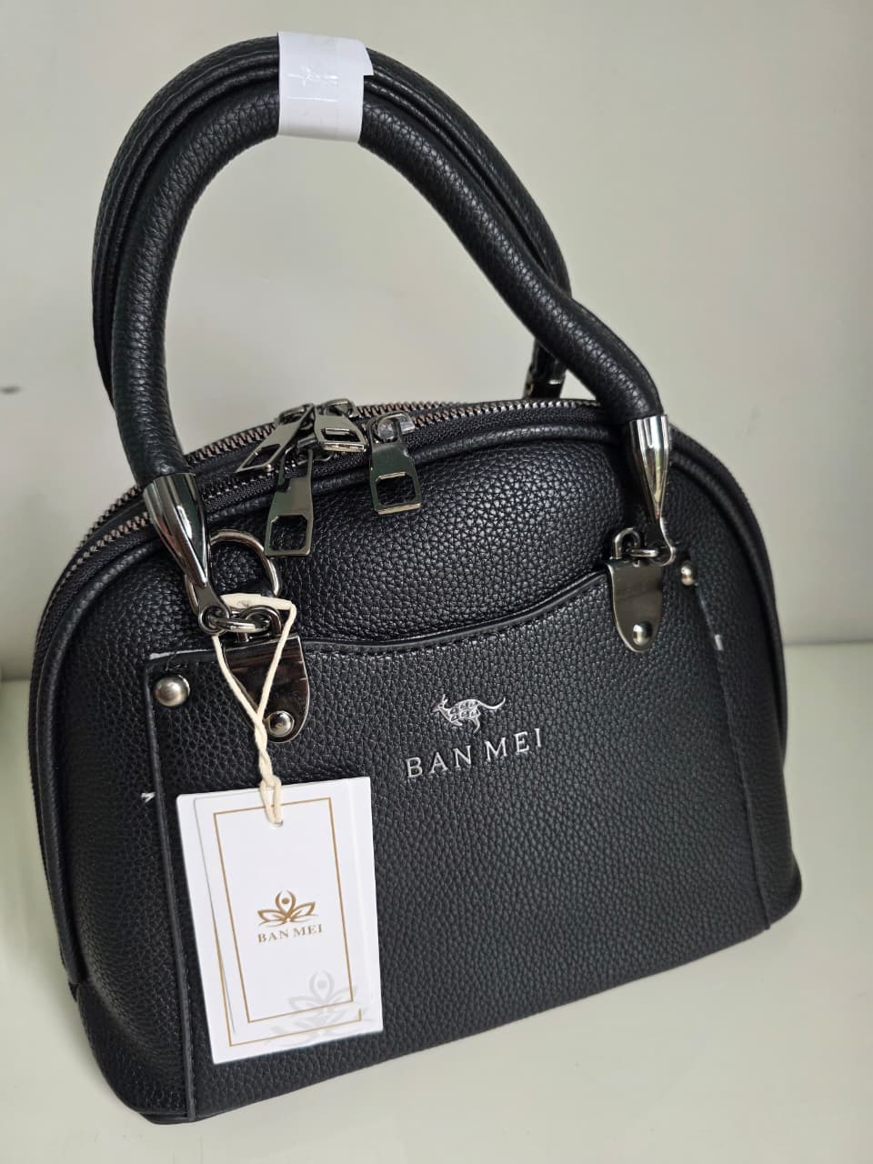 Elegant BAN MEI White Leather Handbag with Silver Hardware - Premium Tote Bag