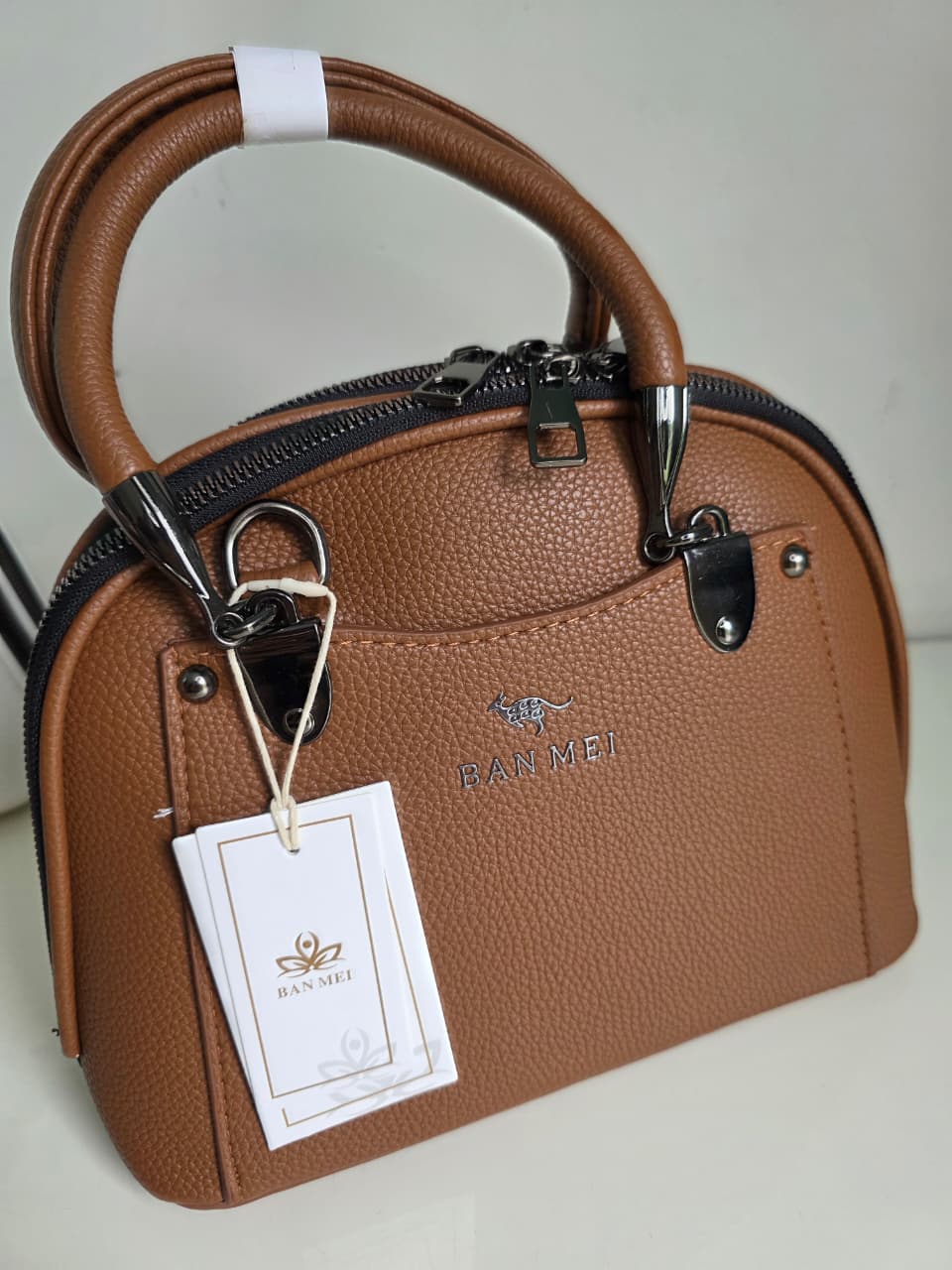 Elegant BAN MEI White Leather Handbag with Silver Hardware - Premium Tote Bag